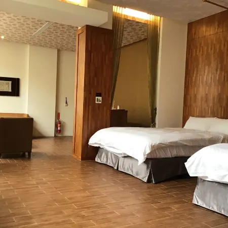 Hai Yue SPA Fashion Motel Отели рядом с достопримечательностью «Мир на горе Цзиньху»