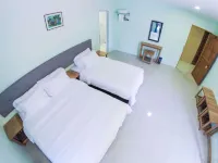 Angel Resthouse (Rumah Tumpangan Angel) - Pensions