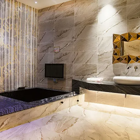 Royal Group Motel Feng Shan Branch Отели рядом с достопримечательностью «Станция метро Caoya»