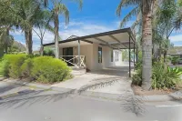 Highway 1 Holiday & Lifestyle Park Hotels in Mawson Lakes