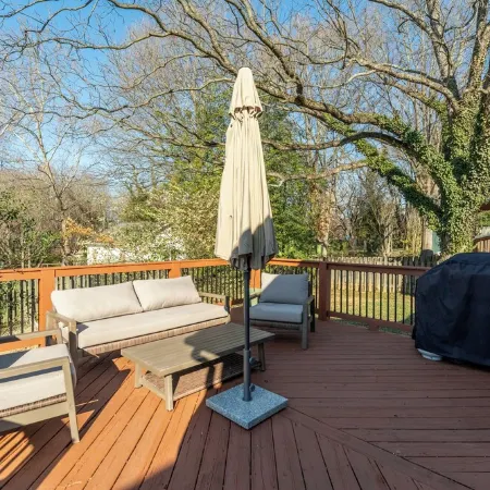 Spacious 4-bedroom house with WiFi, AC in welcoming Winston-Salem, Ardmore