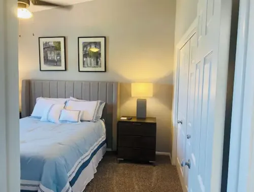 Lovely Designer 1 Bedroom with Free Parking