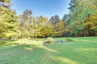 Tranquil 3 BR Stockbridge House w/ Private Deck! - Wifi