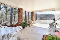 Peaceful Trenton Home w/ Patio Near Hiking!