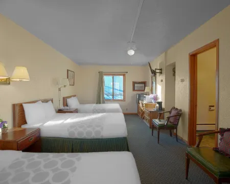 Love Hotels Silver Street by OYO at Hurley WI Hotels in Iron County