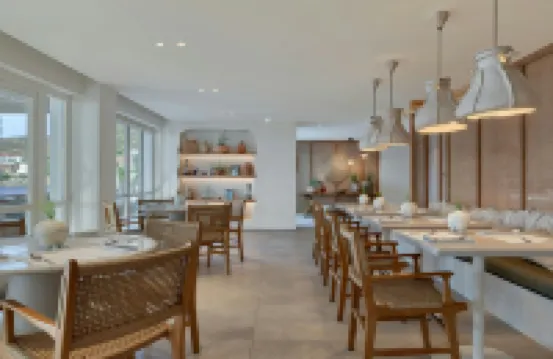 ปัตมอส อัคติส, อะ ลักชัวรี คอลเลคชั่น รีสอร์ท แอนด์ สปา, กรีซ