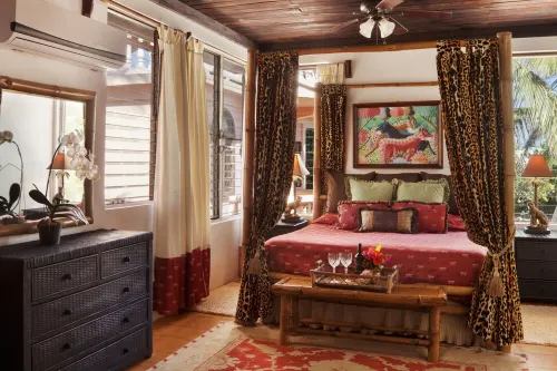 Luxury 250' long Beachfront-Pool,Horse Fountain, Snorkeling, Volleyball & Chef!