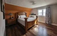 Charming 3BR/2BA Near Downtown – Book 2+ Nights, Get a Free Gift Card!