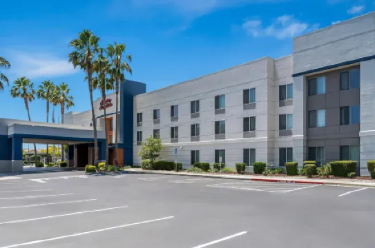Hampton Inn & Suites Lathrop