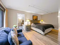 Evergreen Valley Inn Hotels in Stoneham