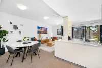 2bdr on Beaufort Street Parking - Mount Lawley Hotels in Highgate