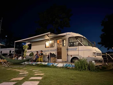 Unity KIX Beach Resort Отели рядом со станцией JR Kumeda station