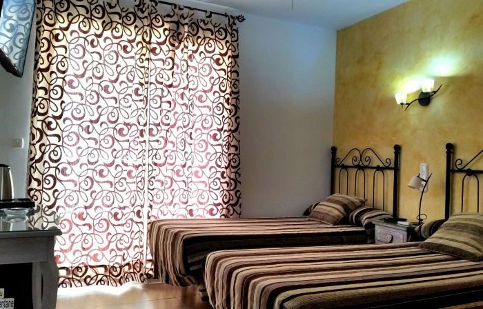 هوتل سان سيباستيان ألمونيكار