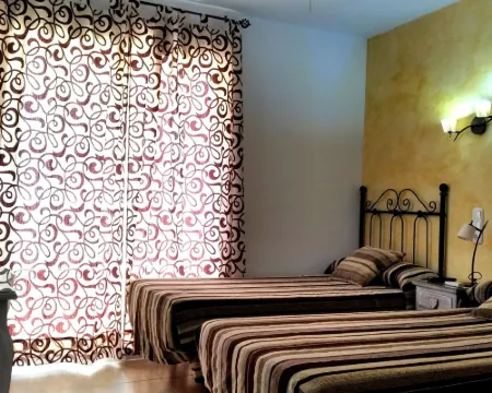 هوتل سان سيباستيان ألمونيكار فنادق في ألمونيكار