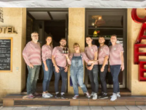 Logis Hôtel Le Glacier Hotels in Orange