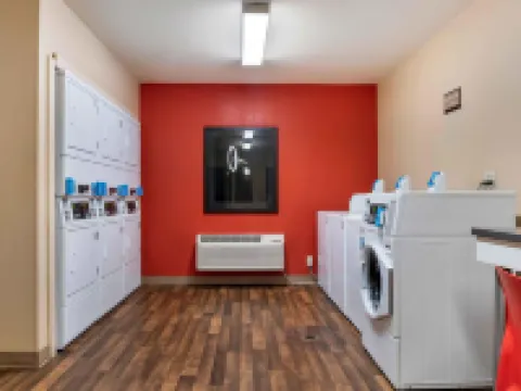 Extended Stay America Select Suites - Detroit - Roseville Hotels in Macomb County