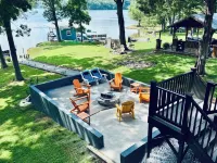 Lakefront with Million Dollar Views on HYCO Lake