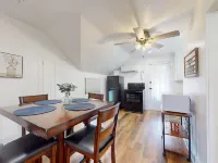Recovery Loft 1-bedroom apartment in Mansfield with WiFi, AC, Full Kitchen Các khách sạn ở Mansfield