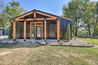 Modern Norfork House w/ Patio on White River! -  Privatzimmer