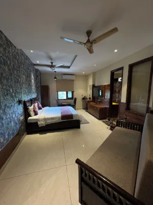 天星酒店 鄰近Guru Nanak Dev University的酒店