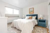 U District UW 2 Bedroom Suite Hotels in University District