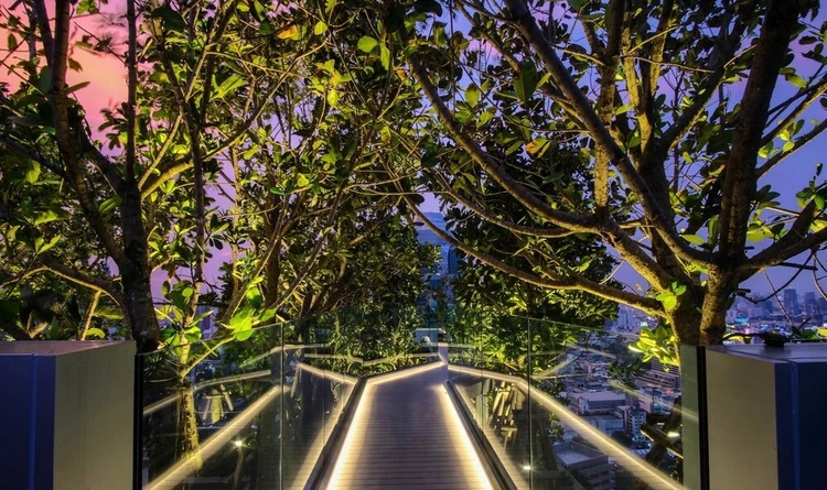 รูปภาพของCheap/CBD/Transportable/Luxury Condo - the most expensive area