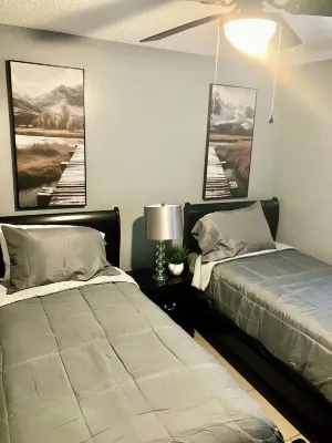 Charming 2-bedroom apartment in Baker with AC, WiFi Hotels in Baker