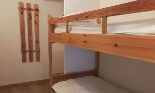 Renovated studio 30 m2 + 8 m2 mountain view terrace, close to slopes, parking, wifi