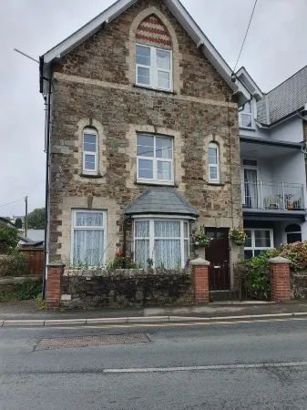 Cosy light and spacious apartment in the heart of Stratton