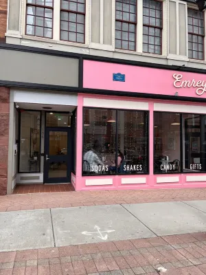 Cozy apartment in charming Hartford with AC, WiFi