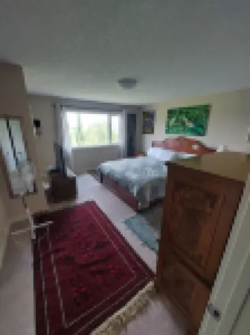 Quiet house and neighborhood well located 25 minutes from Calgary.