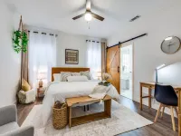 Charming 3-bedroom townhome with WiFi,AC in fabulous Frisco. Home away from home