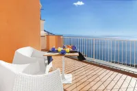 BlueVista Home -Terrace Jacuzzi/Hot Tub - 2 estrellas