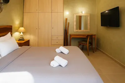 Suntora Sunset & Jacuzzi Hotels in Pyrgos Kallistis