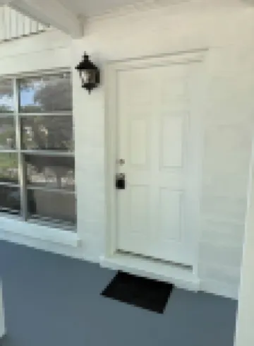 2-bedroom secondary suite in lovely Sarasota