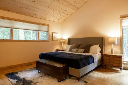 Berkshire Holiday Home with Hot Tub & A+ Amenities