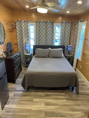 Old Town Key West Cottage 3bed/2bath