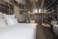 아디아 알루마 아테네, 큐리오 컬렉션 바이 힐튼