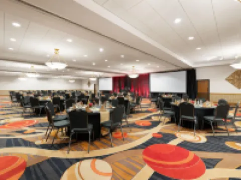 小石城温德姆河濱酒店 北小石城酒店