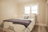 Spacious Modern 1bd/1bth Mins Downtown Anderson