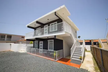 R&V Combate Beach House for 12 with Private Pool