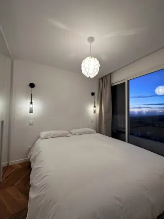 Appartement Contemporain Rénové Entre Terre et mer Avec Piscine