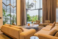 Stunning 5BHK Luxury Villa with Private Pool, Jacuzzi & Lift A1