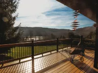 3-bedroom chalet just 13 minutes drive to Bethel Woods Hotels in Callicoon