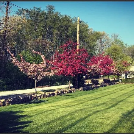 Hot Tub Relaxing Retreat. Large Group Gatherings! Business Travel.