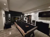 Luxury 4 Bedroom Home Hotels in Steinbach