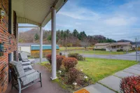 Bluefield Home w/ Covered Deck - Near Parks! - 3-Star