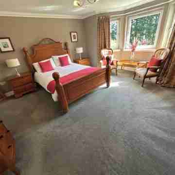 Luxury Scottish Highland Country House with large private gardens by Inverness Rooms