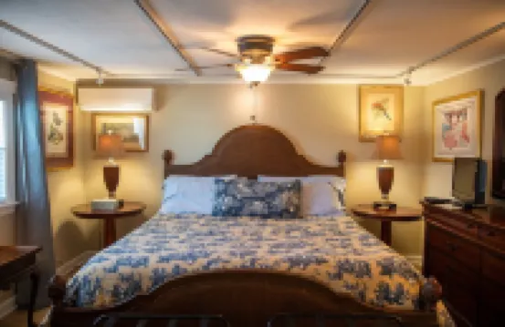 Charming Rehoboth Beach Apartment - 1.5 Blocks to the Beach!