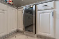 Goldfinch Guesthouse: Charming Family Home Near Lake & Downtown Claremore Hotels in Claremore